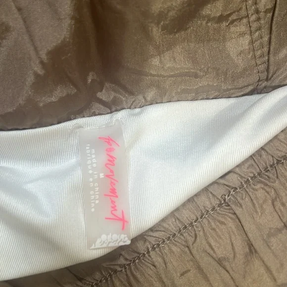 Free People The Way Home Short. Tan/taupe color. Size: Medium. - Picture 4 of 5